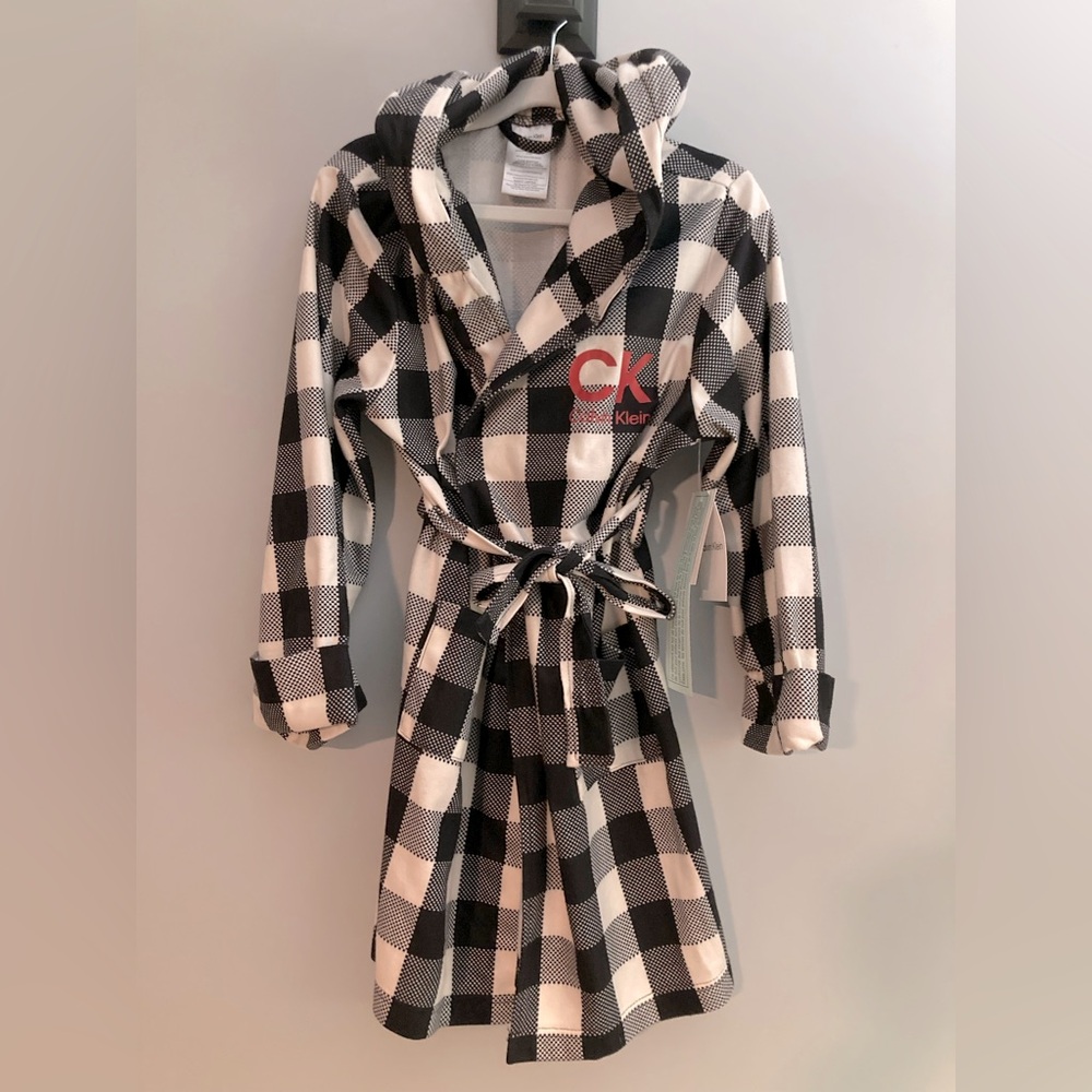 BNWT boys size 6 Calvin Klein belted hooded robe